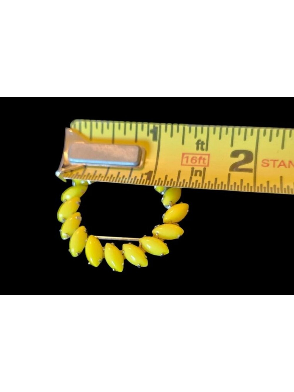 Vintage Sunny Yellow Navette Acrylic Brooch  Prong-Set Stones Silver Tone Metal - Picture 3 of 5